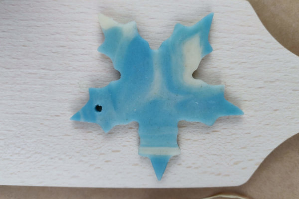 Eiskristall aus Easy-Knete blau und weiß